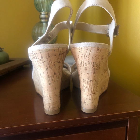 Charles David Ankle Strap Cork Wedge Sandals. - Picture 3 of 5